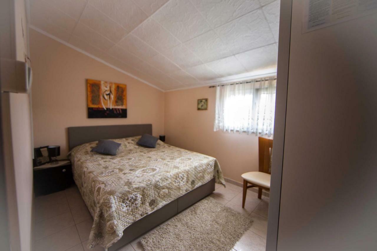 Holiday House Rusticana Sali, Dugi Otok Near Np Kornati Exterior photo